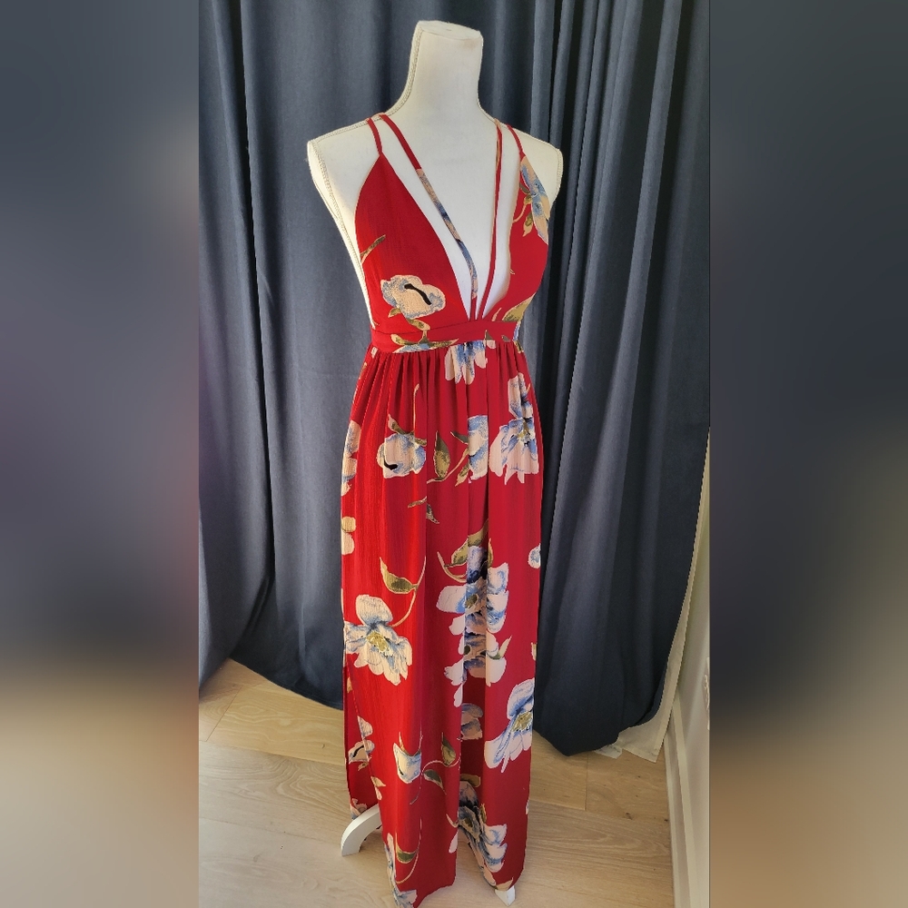 L'ATISTE | Red Floral Deep V Crisscross Back Maxi